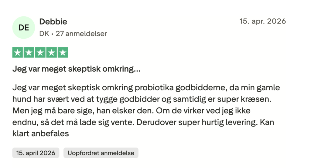 5-stjernet dansk kundeanmeldelse om probiotika-hundegodbidder: skeptisk i starten, hunden elsker dem og hurtig levering